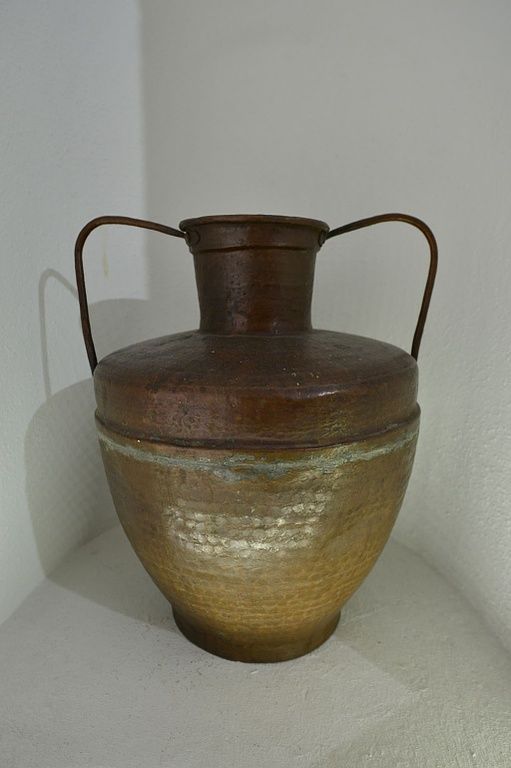 Treppe mit Dekoration.