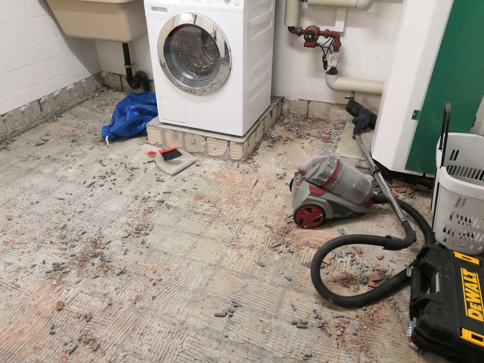Handyman. Der eine für alles. Der Handyman in Zürich ist die All-in-One-Lösung für Arbeiten aller Art. Zürich