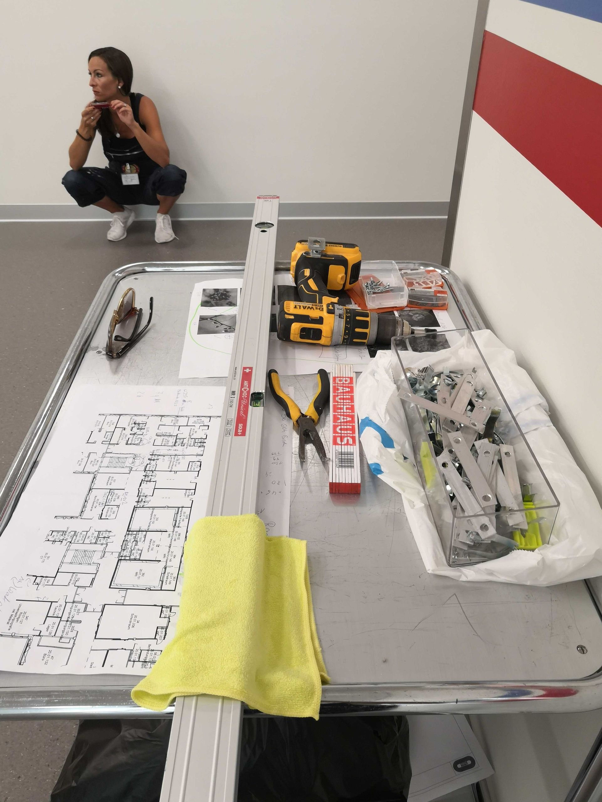 Handyman. Der eine für alles. Der Handyman in Zürich ist die All-in-One-Lösung für Arbeiten aller Art. Zürich