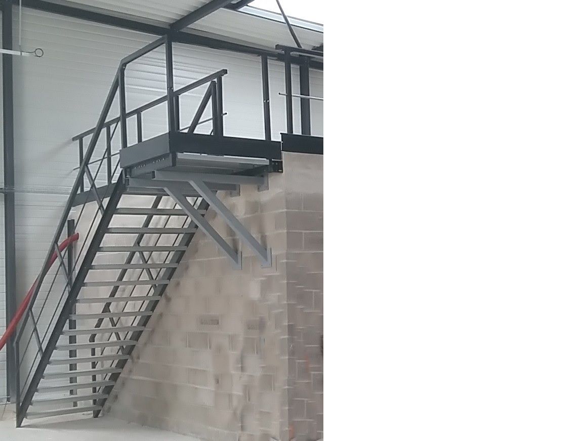 escalier extérieur en métal