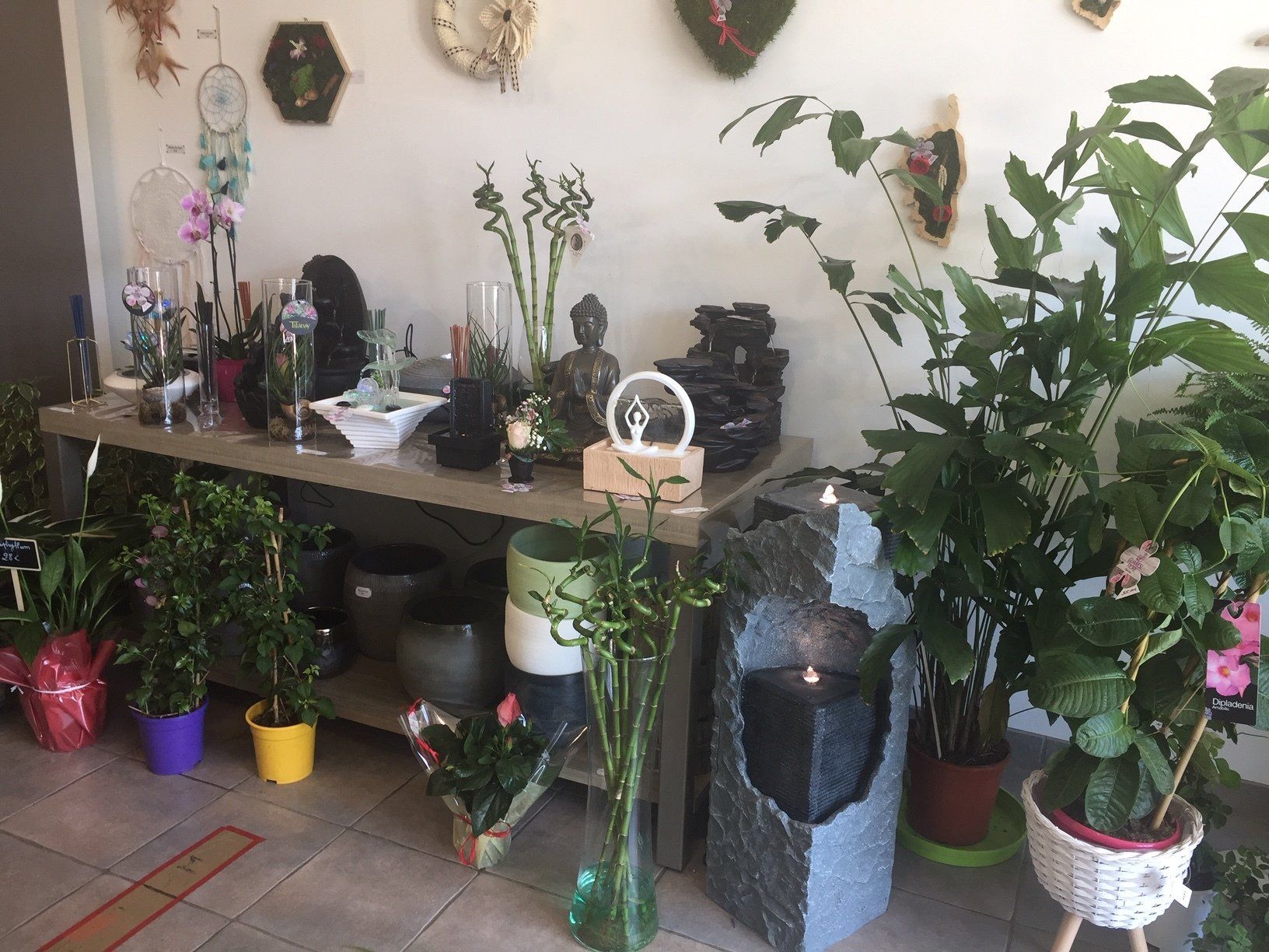 Cache pot et décorations