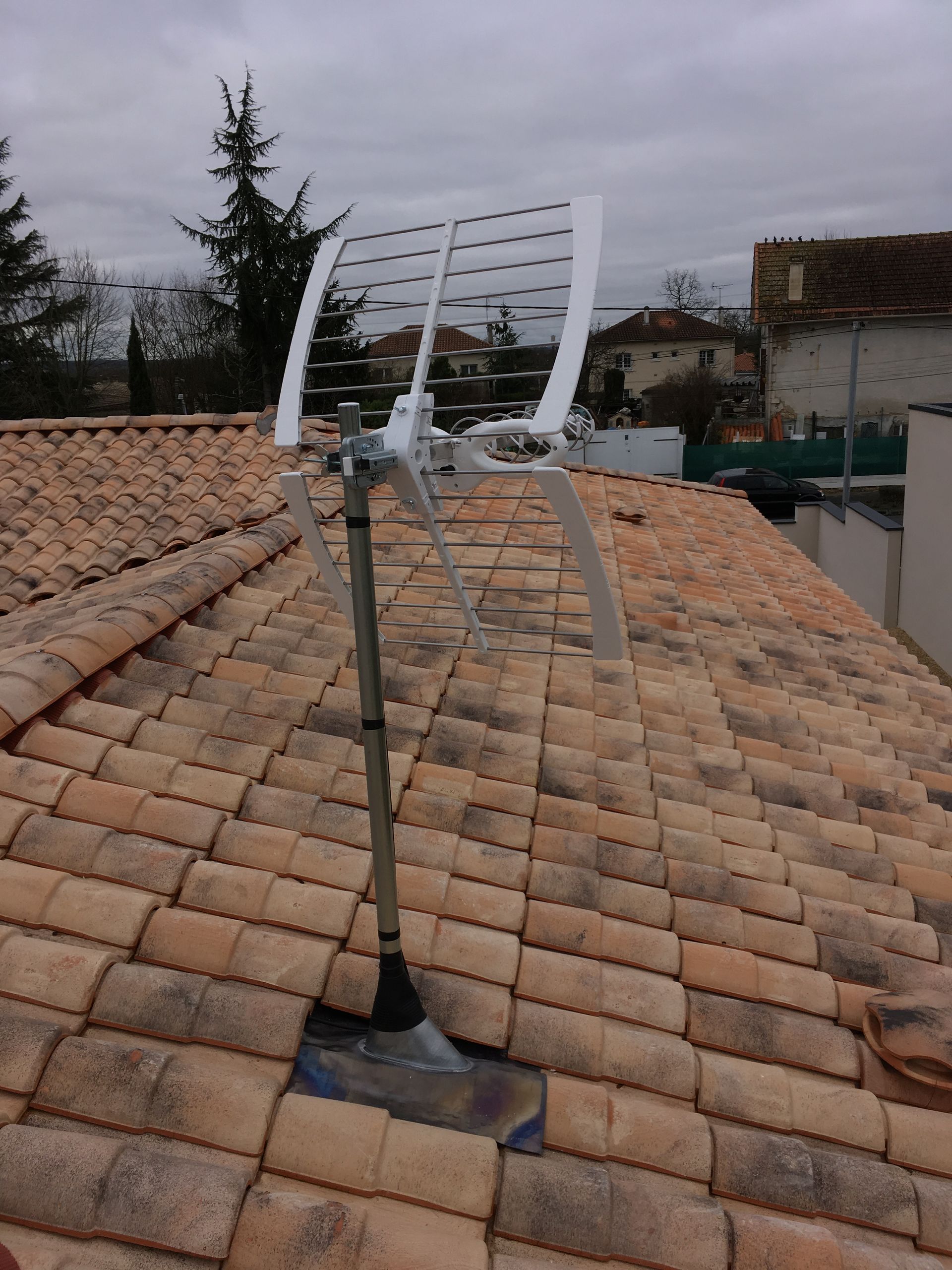 Antenne sur tuiles