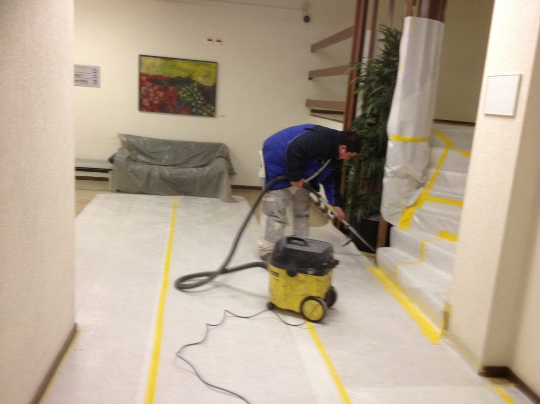 Wenn Sie einen Partner für Umbauten jeglicher Art suchen, wenden Sie sich an uns, die GT Bauservice GmbH mit Sitz in Muttenz. Unsere erfahrenen Kundenmaurer und Gipser stehen Ihnen bei allen Bauvorhaben zur Seite, einschließlich der Renovierung und Gestaltung von Badezimmern. Wir sind in Muttenz, Pratteln, Liestal und der gesamten Region Basel für Sie da. Kontaktieren Sie uns für einen Termin.