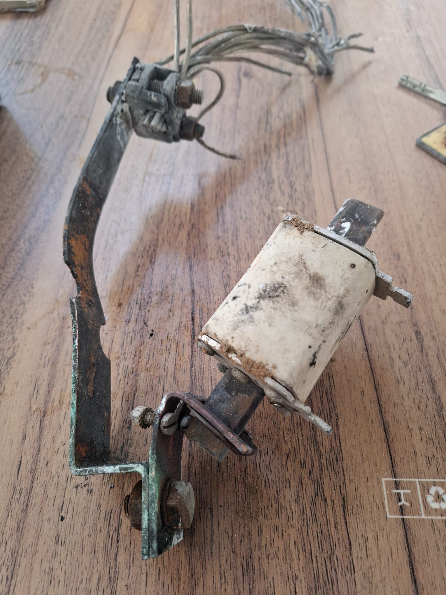 electricista 24h en Málaga Electricista Málaga - www.jamelectrico.es