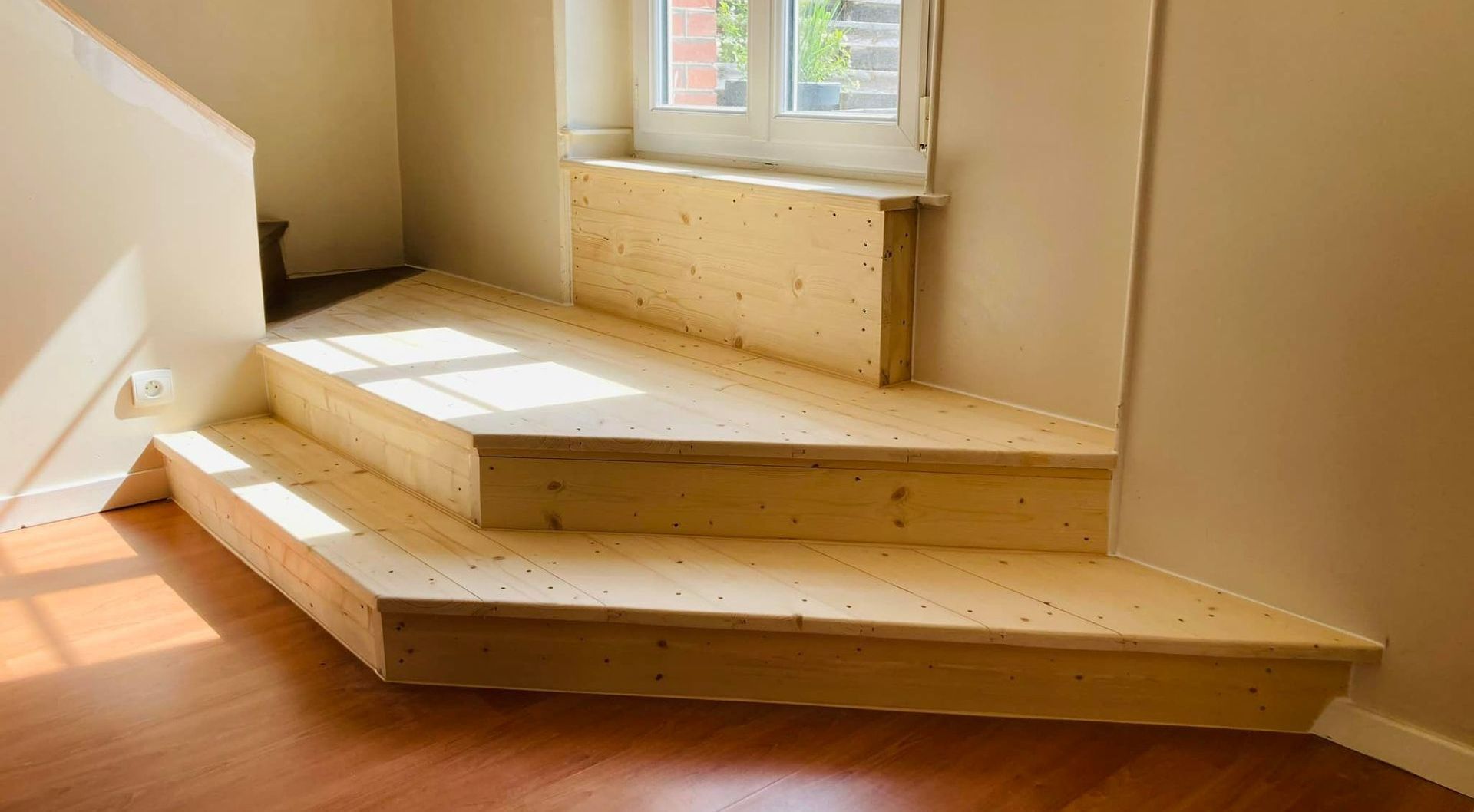 Construction d'un escalier en bois