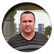 Image avec le portrait de l'artisan.