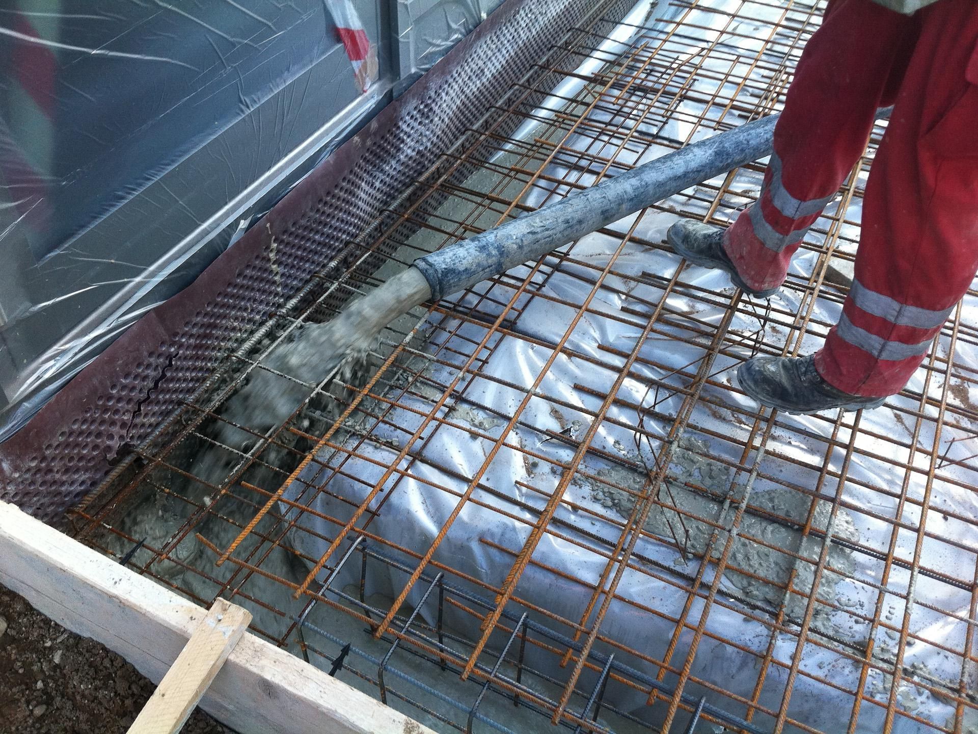 BMS Bau GmbH Stahlgitter Verlegung und Betonauffüllung