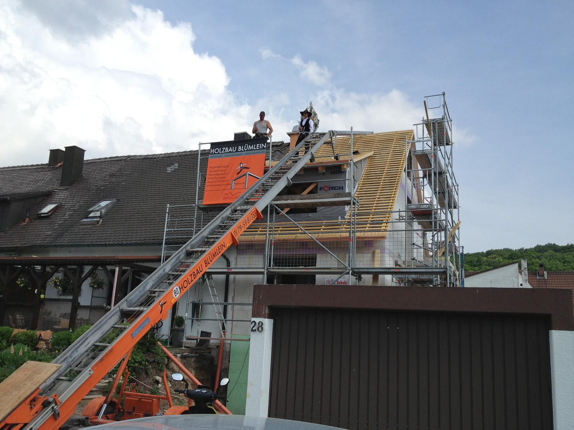 BMS Bau GmbH Dachlift für Umbauarbeiten am Dach