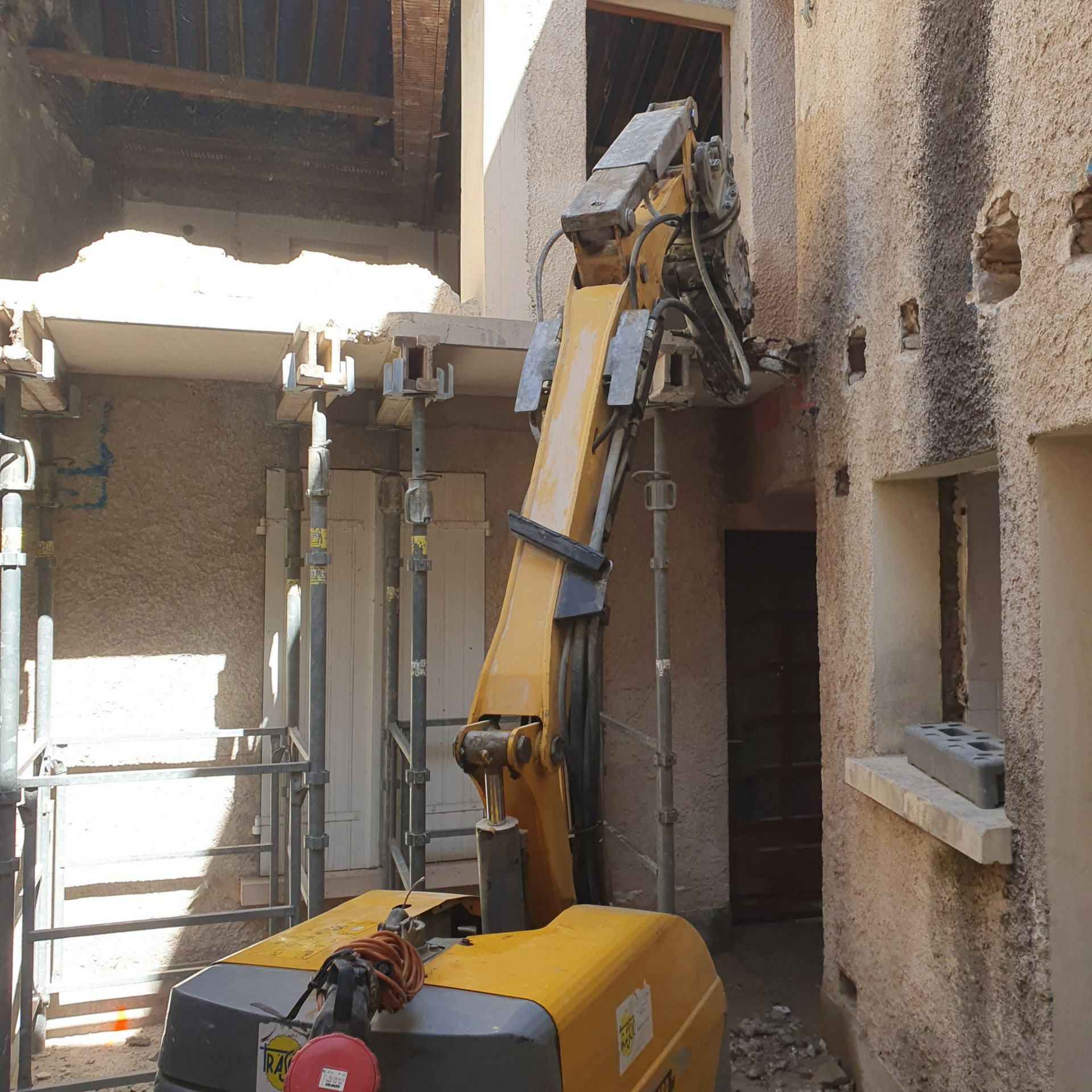 Démolition radiocommandé (Brokk).