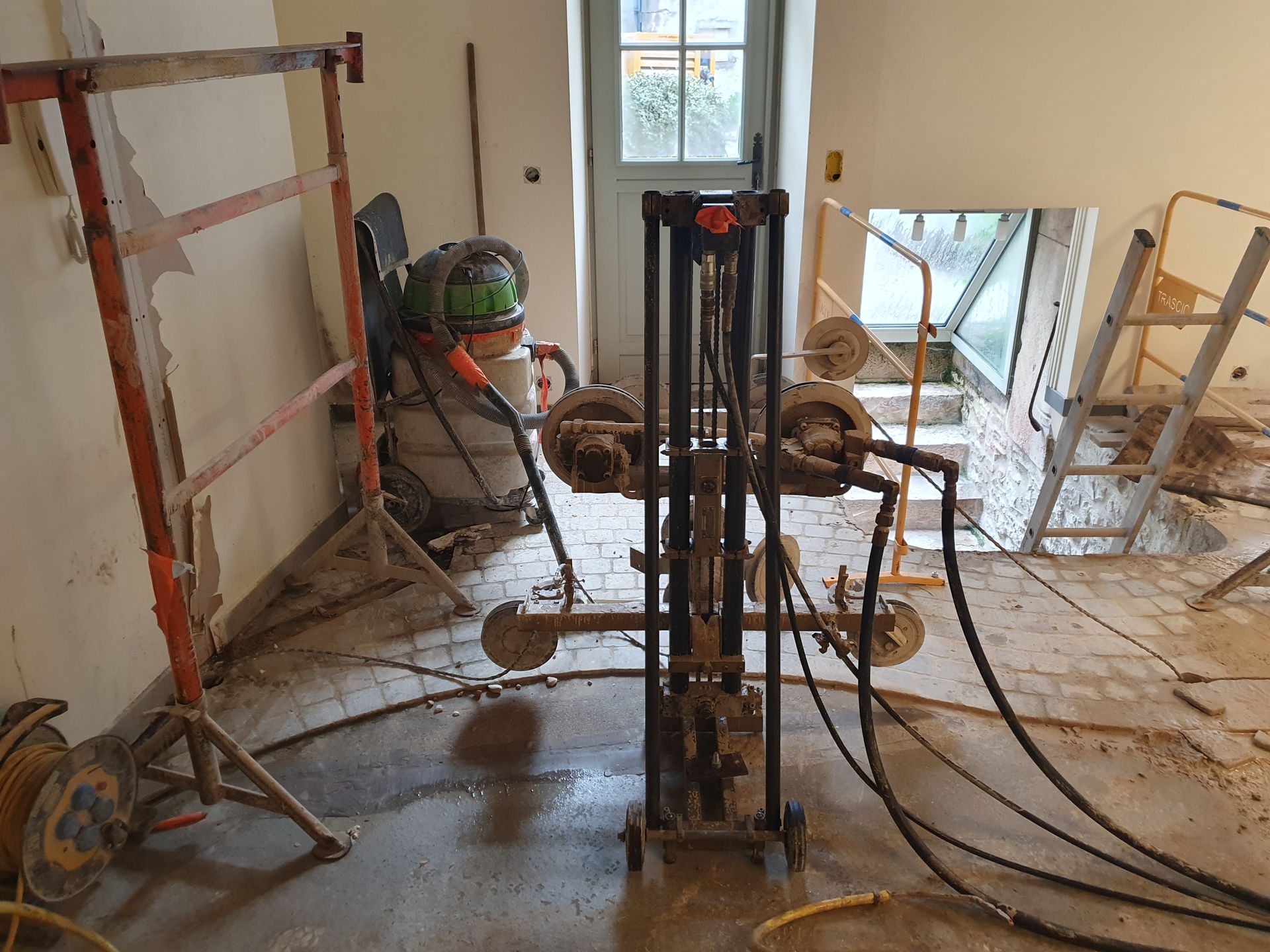 Découpes pour étude de structure.