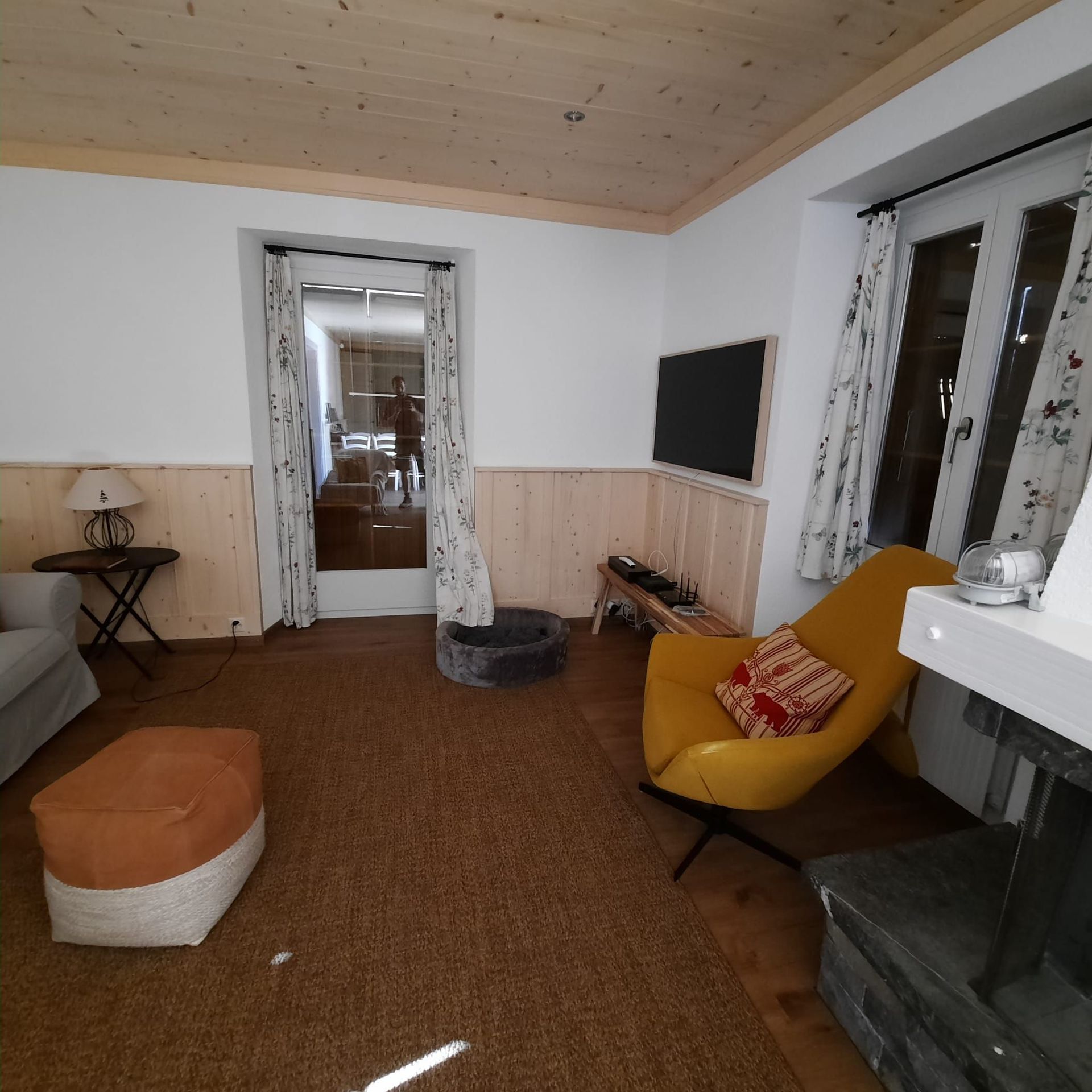 Rénovation des boiseries et du plafond en sapin