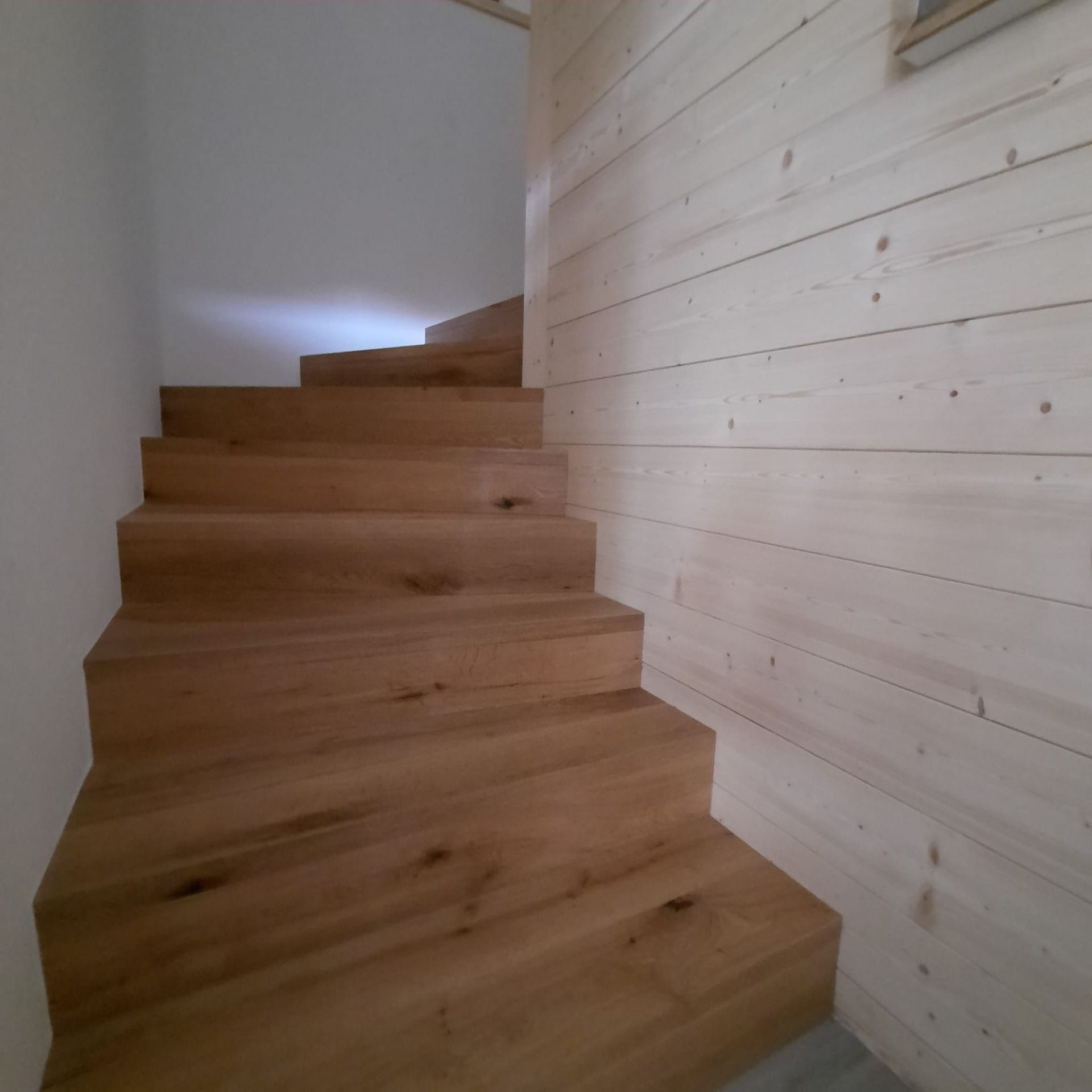 Doublage d'un escalier avec parquet en chêne