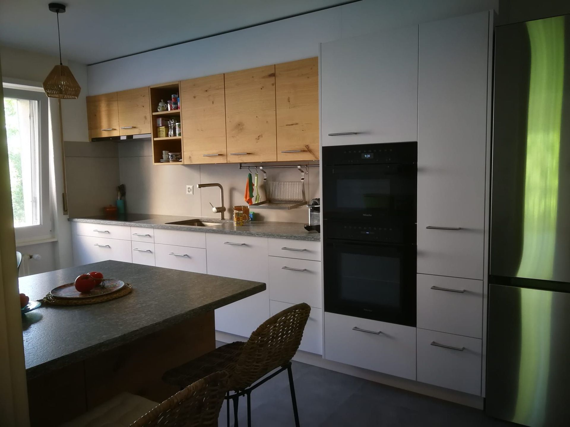 Stratifié formex supermat et plaqué chêne rustique. Granit pierre de luzerne (2)