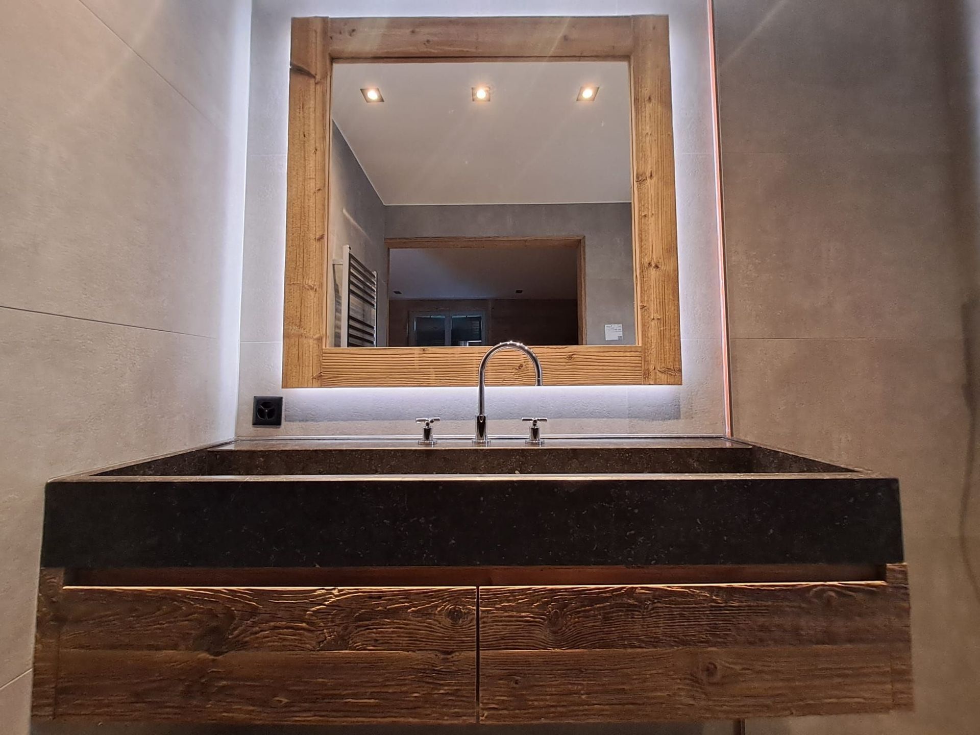 Miroir chauffants avec cadre vieux bois