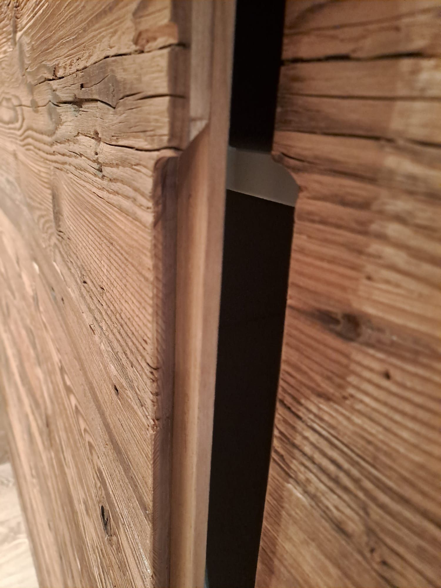 poignée -Meuble salon en vieux bois