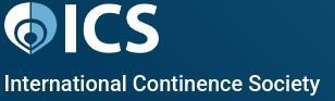Logotipo de la Sociedad Internacional de Continencia: emblema y texto azul y blanco sobre fondo azul oscuro.