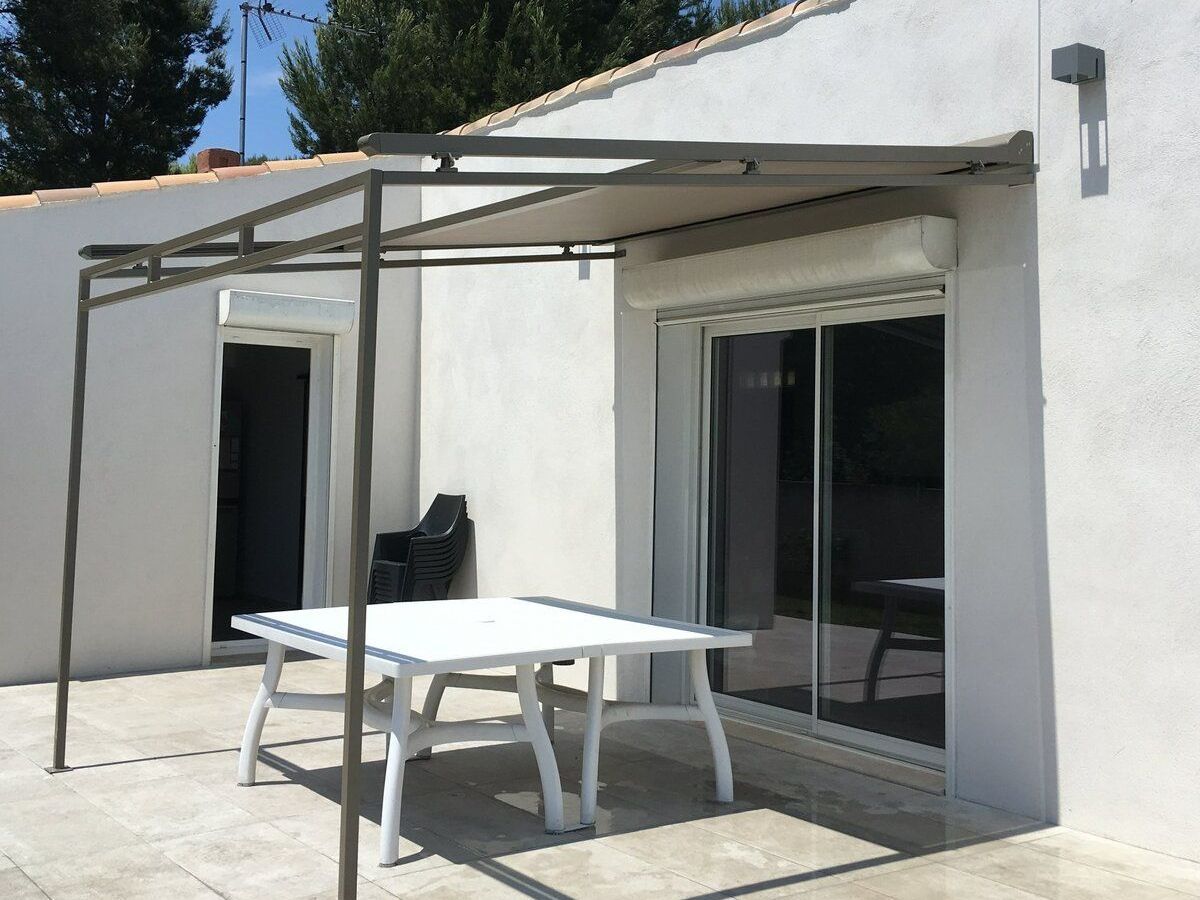 Travaux en cours installation tonnelle