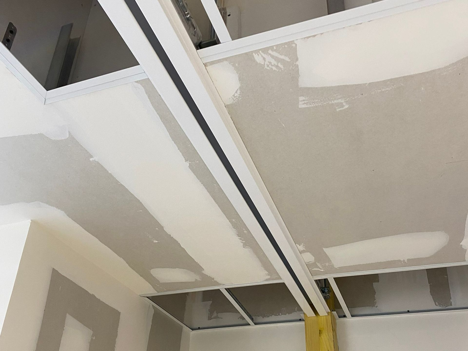 Détail du faux plafond.