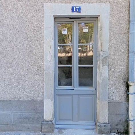 Porte d'entrée bleue.