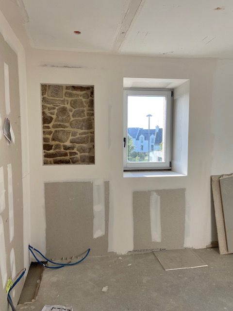 Création d'une niche et d'une ouverture de fenêtre.