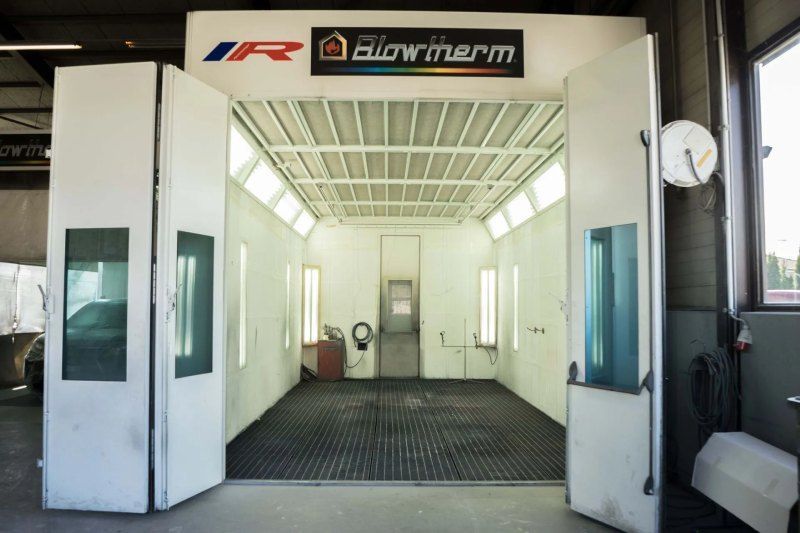 Une pièce avec un panneau indiquant Blowtherm dessus