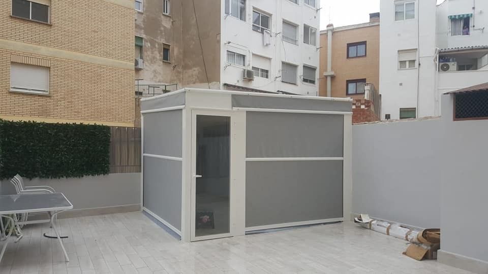 Velador en una terraza particular en Zaragoza