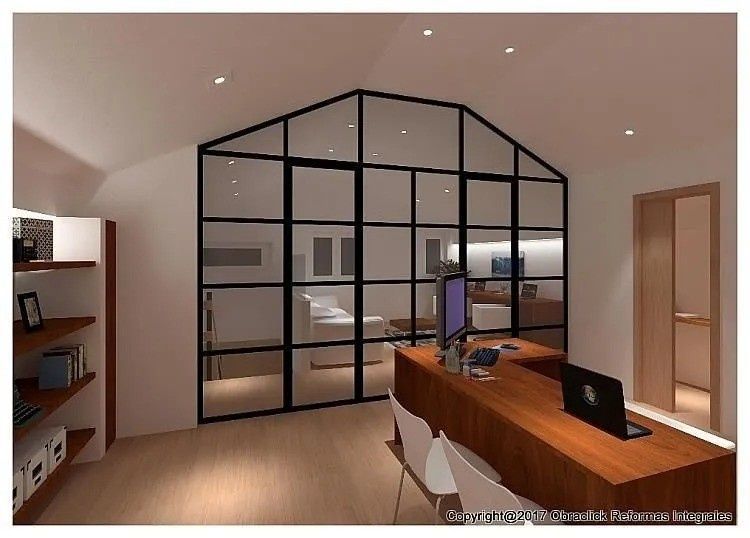 Una oficina con escritorio de madera, sillas blancas y un diseño diáfano que incluye una gran pared