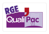 Logo RGE et QualiPac ; texte violet et blanc avec icône d'élément chauffant.
