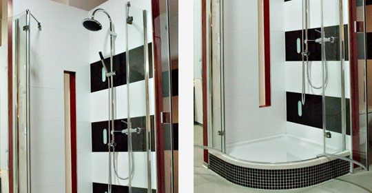 Zwei Bilder einer Duschkabine mit Duschkopf