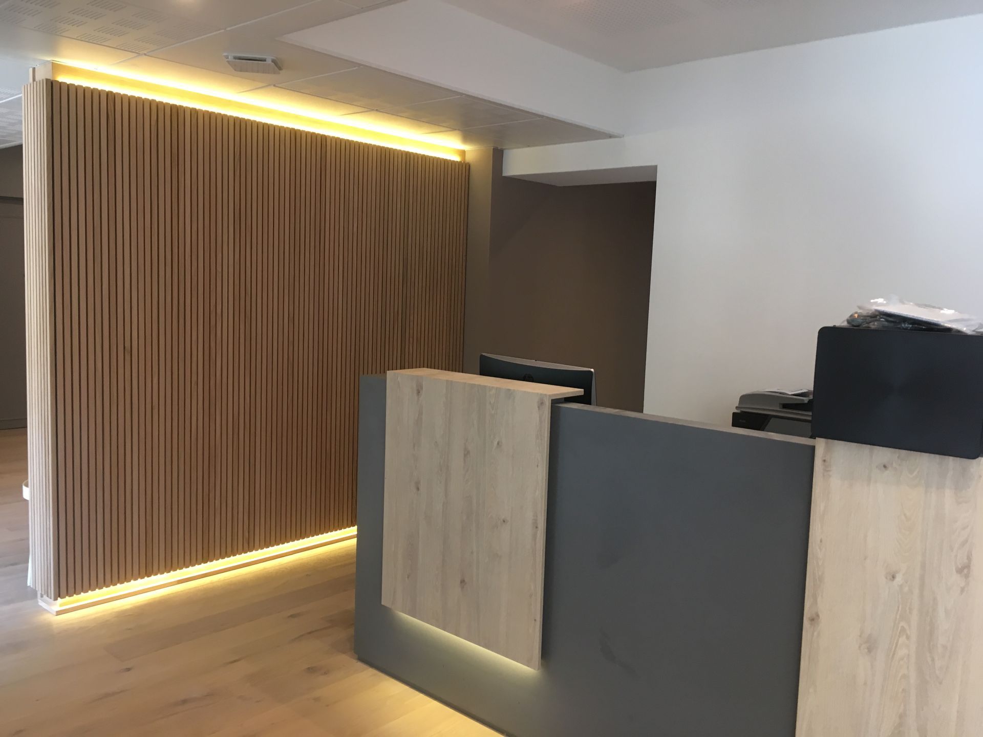 Création en bois avec lumière