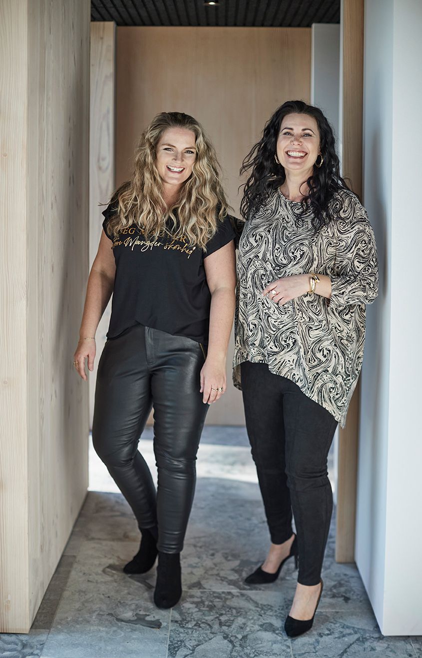 2 femmes avec vêtements grandes tailles