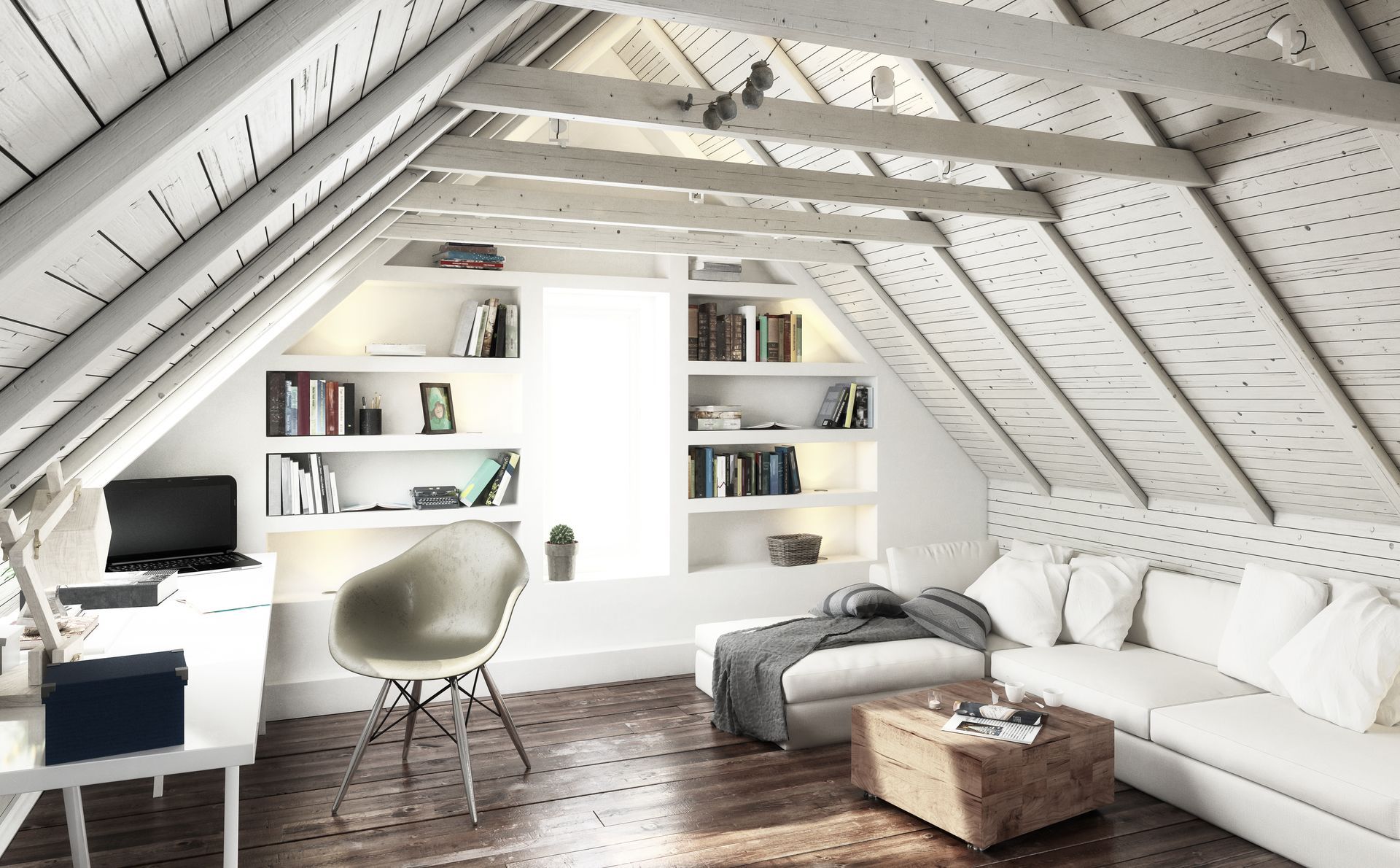Chambre mansardée lumineuse et blanche avec étagères intégrées, bureau, lit et chaise sous un plafond mansardé.