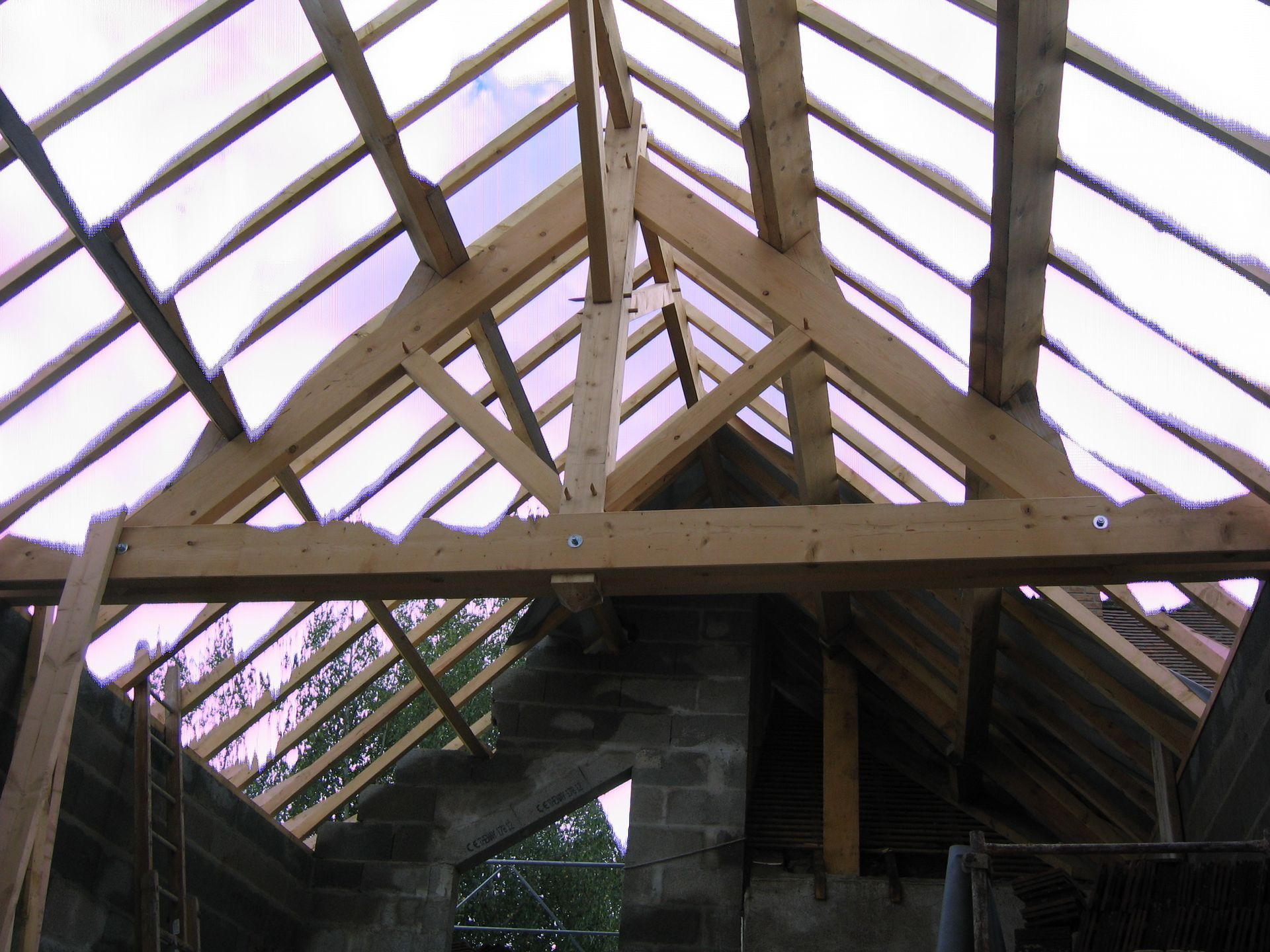 Charpente de toit en bois