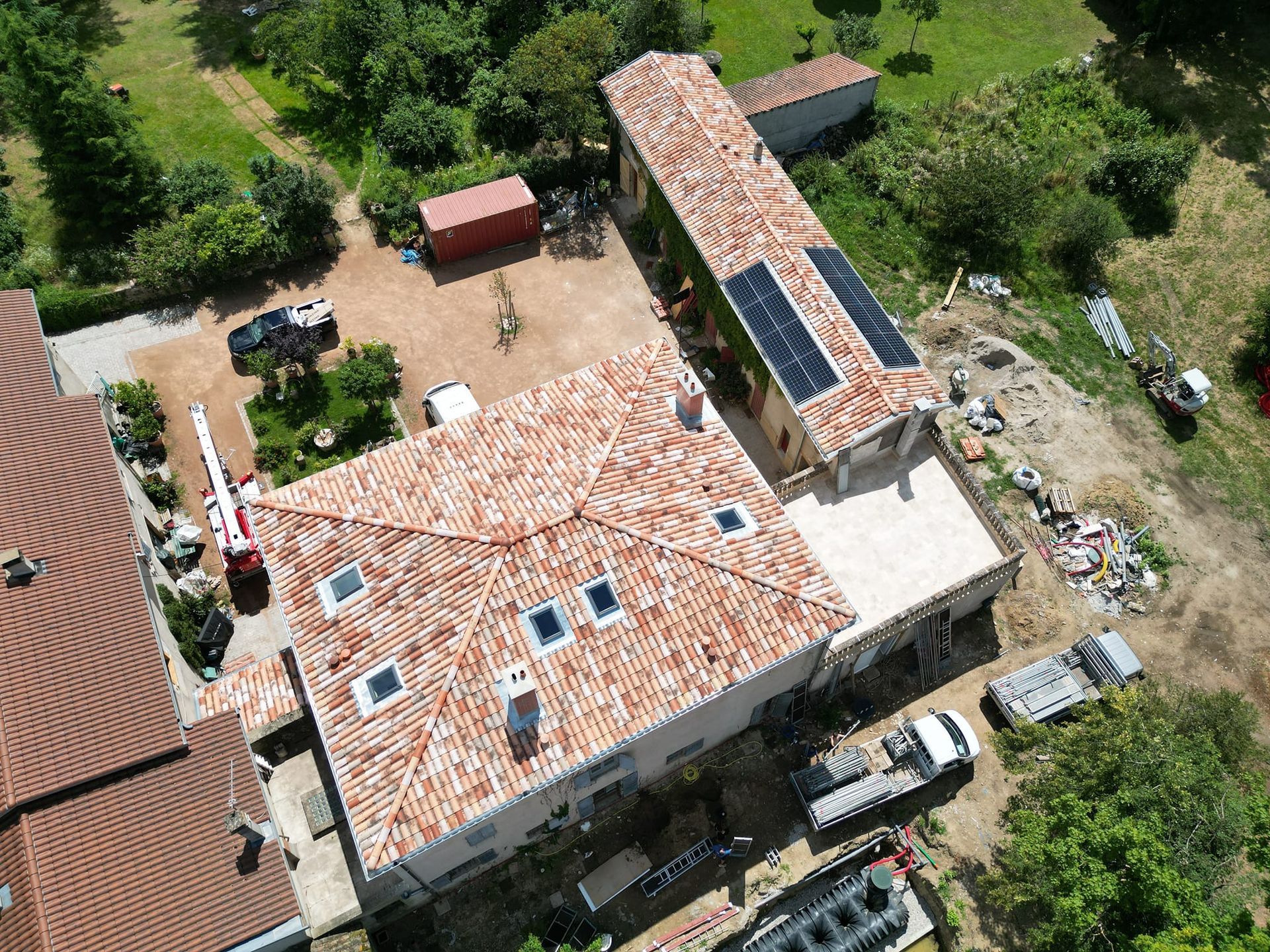 Restauration en deux tranches d'une maison bourgeoise et de sa dépendance du XVIIIe