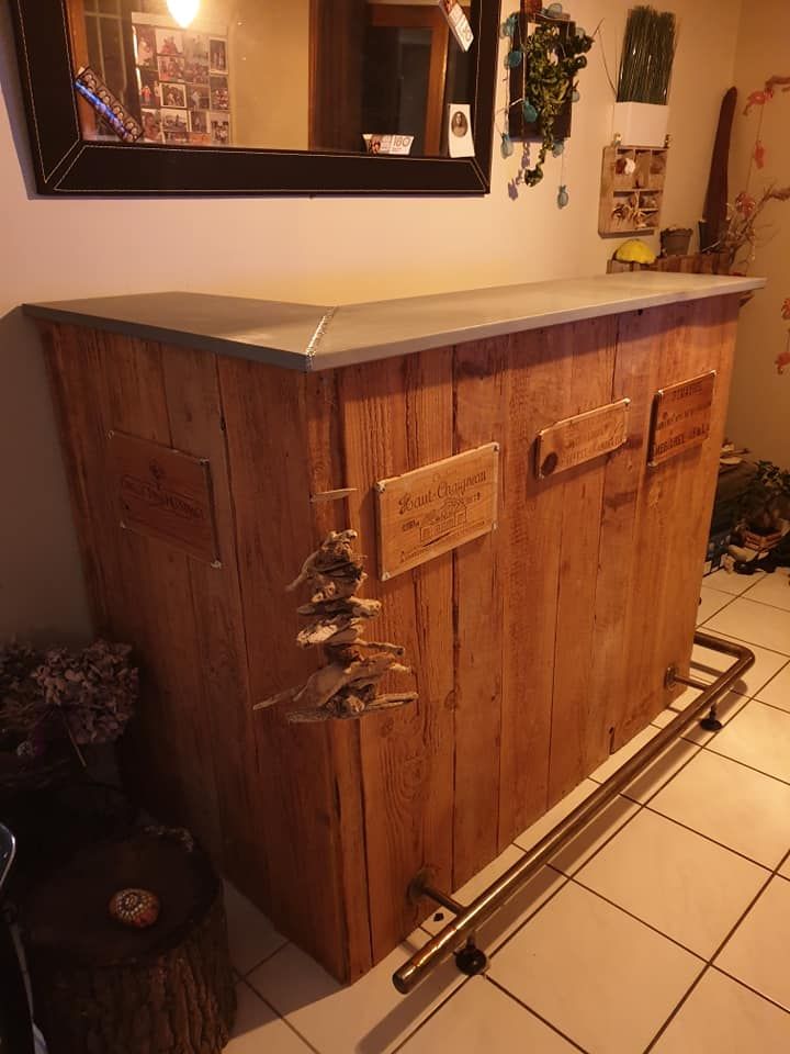 Chantier atypique - Création d'un dessus de bar en bois et façonnage en Zinc Quartz