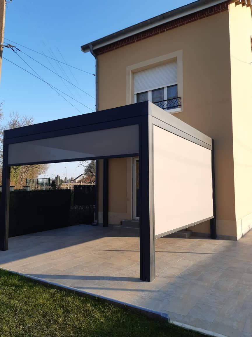 Store banne sur pergola