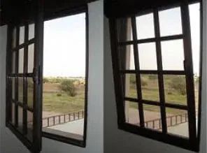 Dos imágenes de una ventana abierta y cerrada.