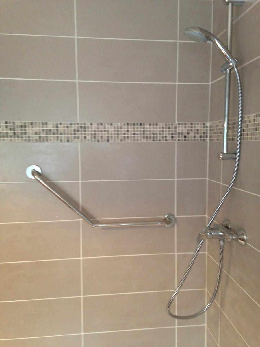 Douche personne mobilité réduite