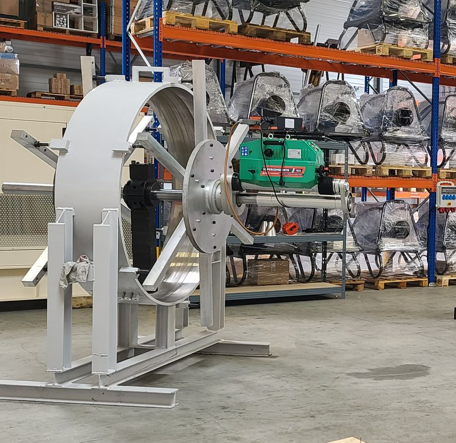 Entrepôt pour le stockage de pièces détachées et matériel professionnel.