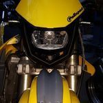 avant de moto jaune