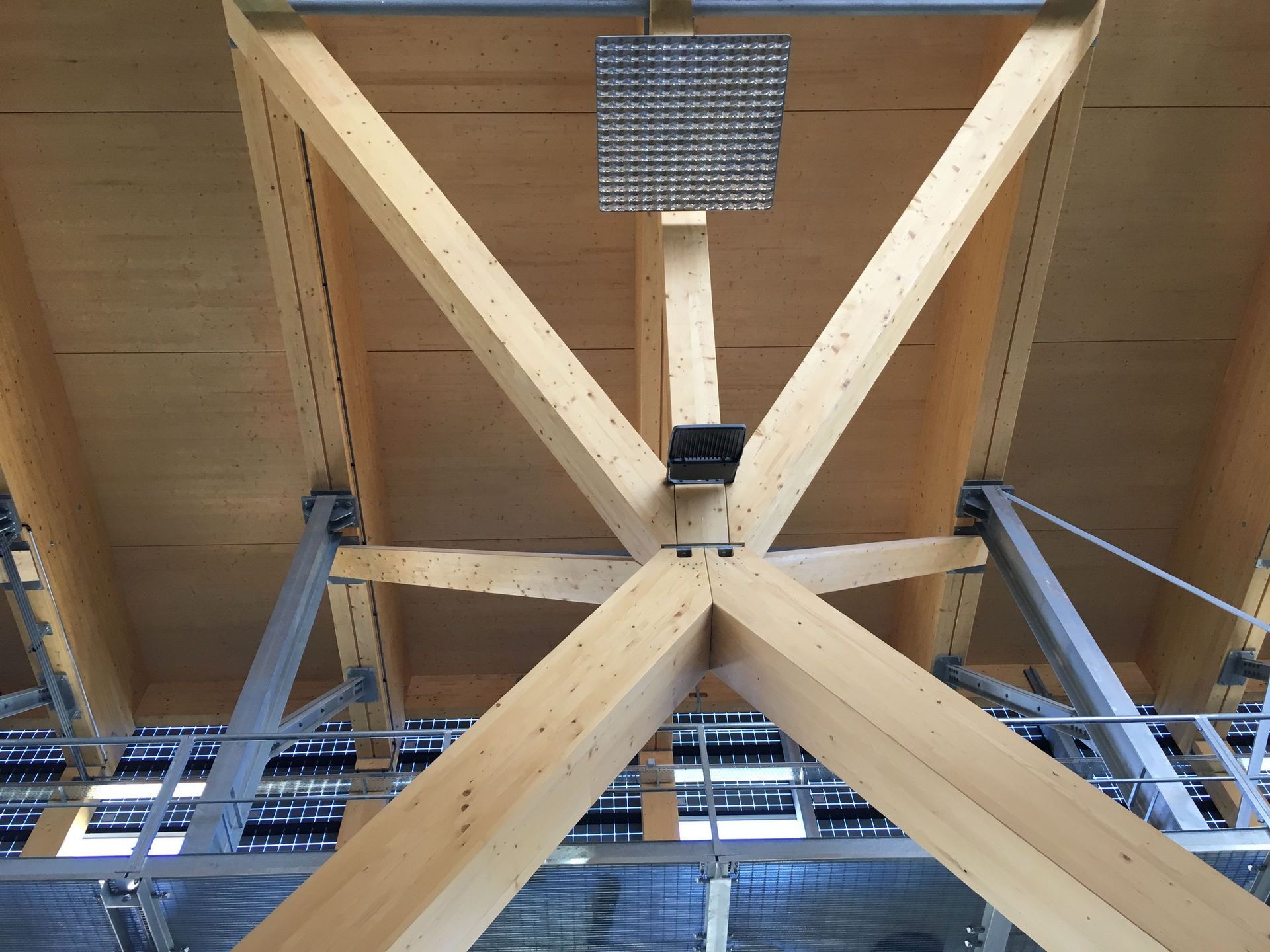 Roter Turm - Brawand Zimmerei AG