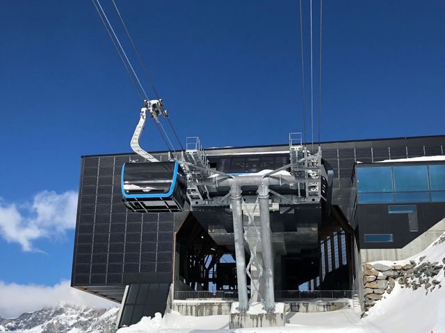 Roter Turm - Brawand Zimmerei AG