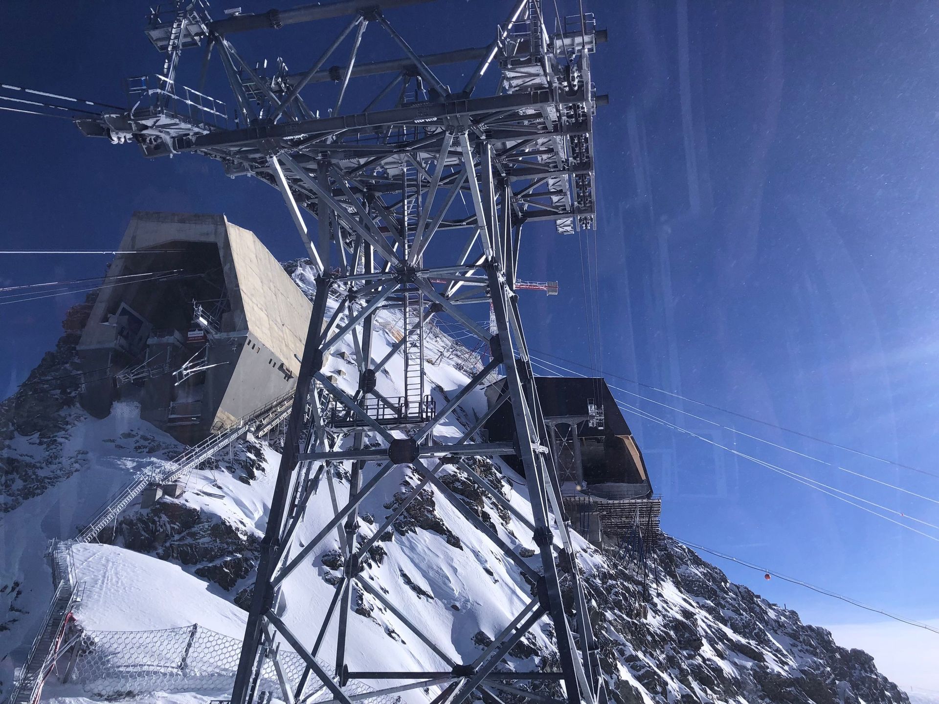 Roter Turm - Brawand Zimmerei AG