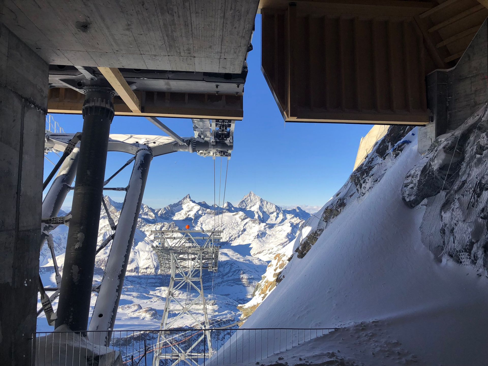 Roter Turm - Brawand Zimmerei AG