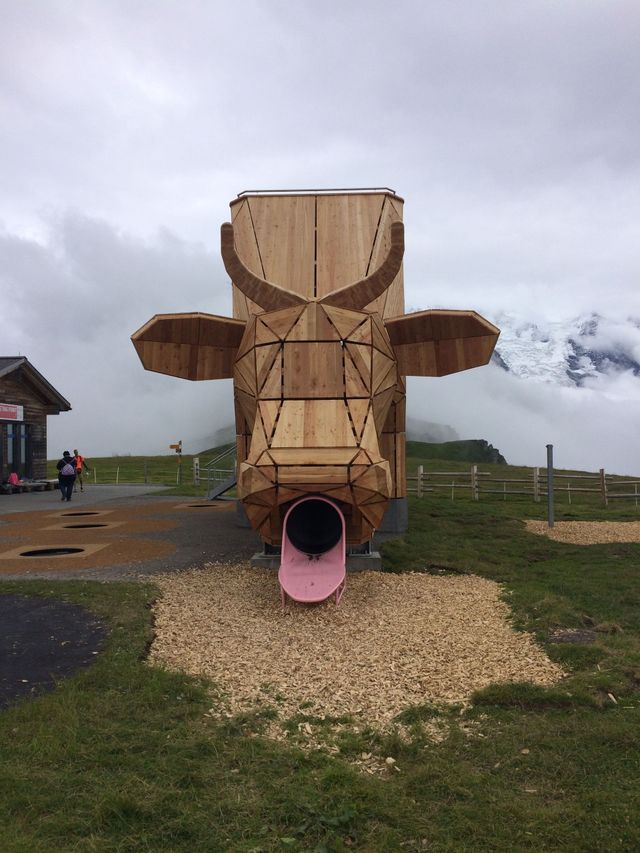 Holzfigur Kuh - Brawand Zimmerei AG