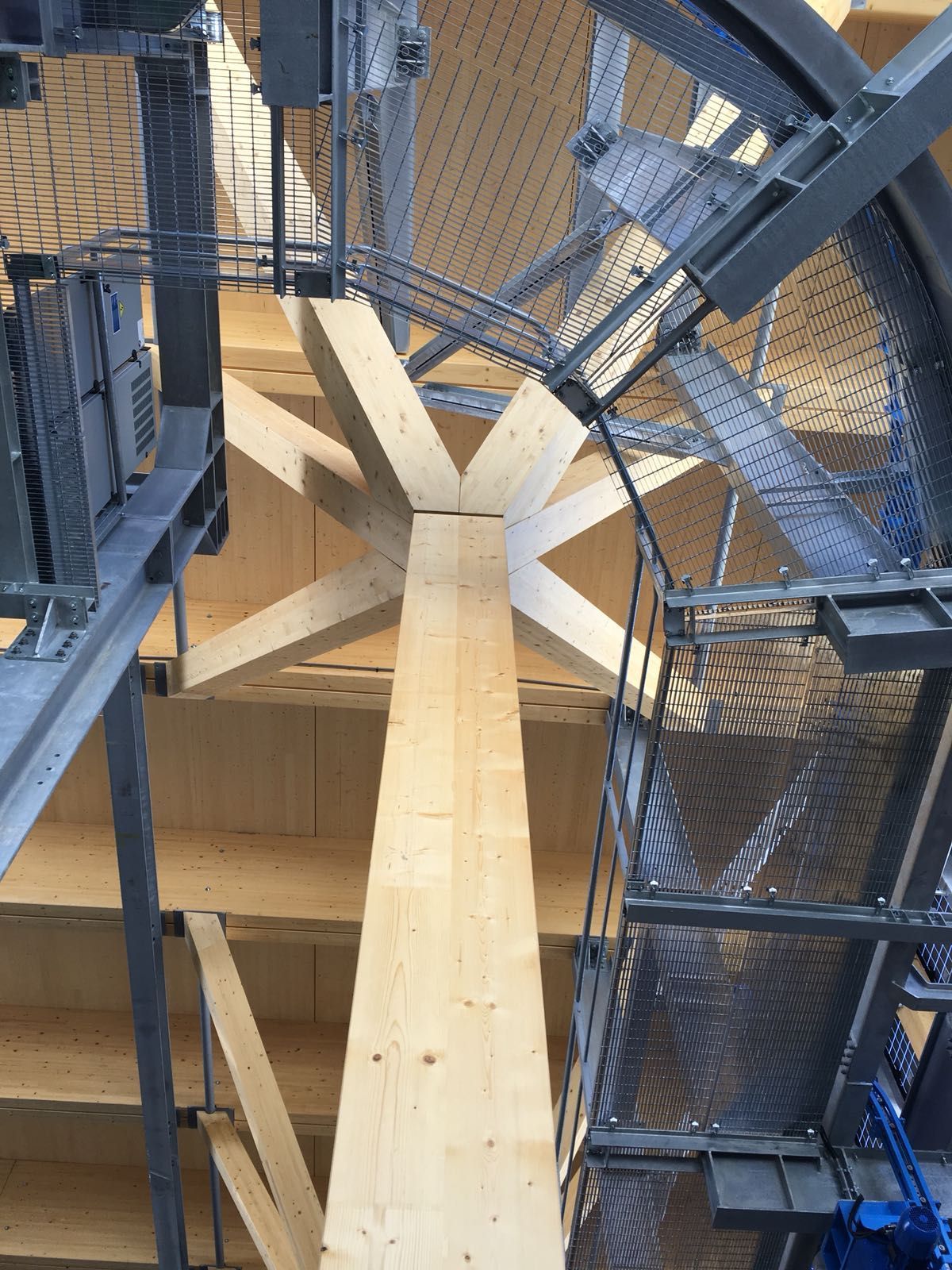 Roter Turm - Brawand Zimmerei AG