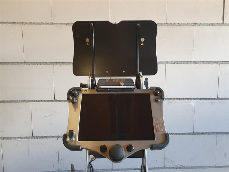 Ein Gerät mit einem Bildschirm, auf dem NVS steht