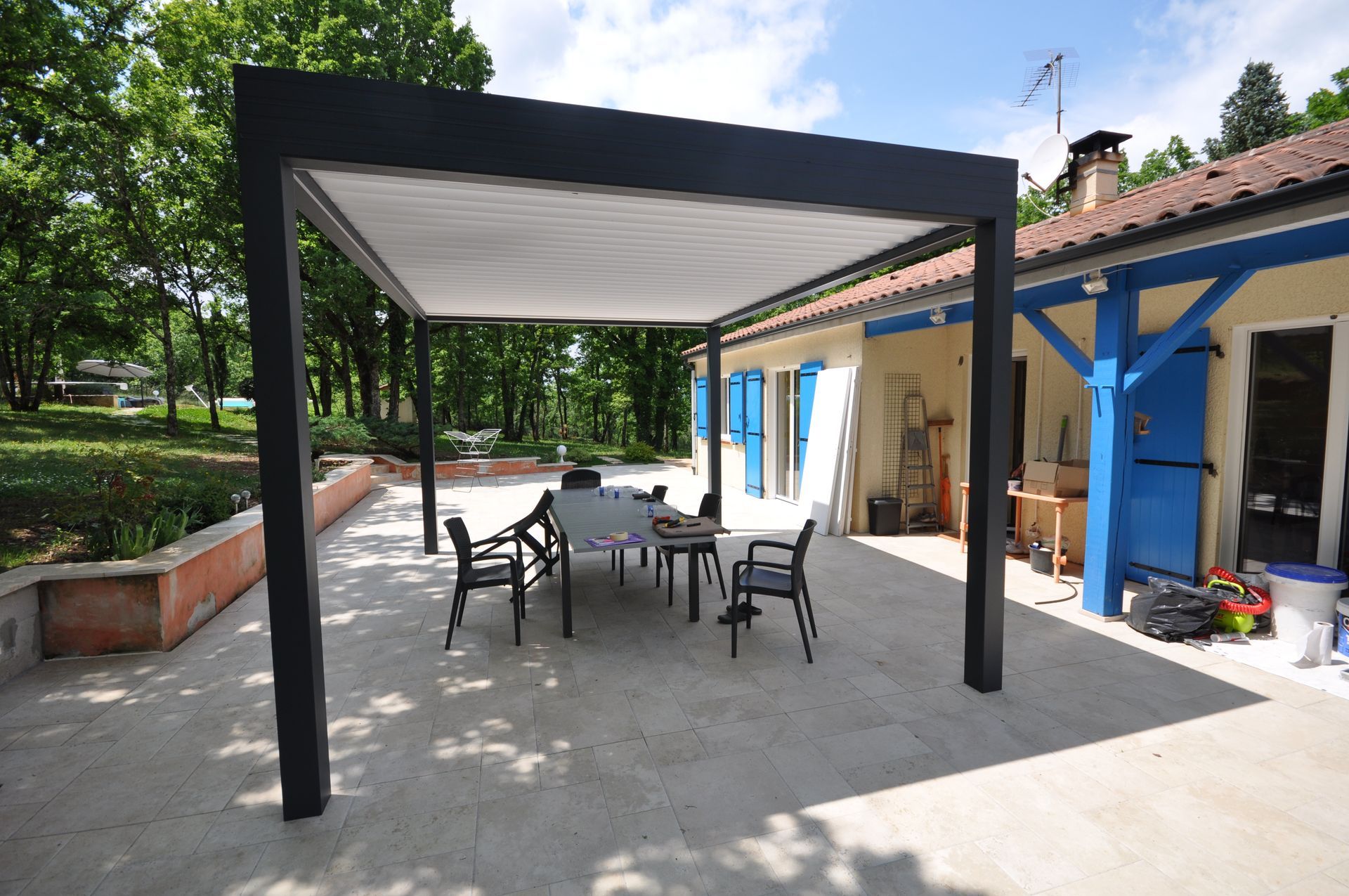 Pergola métallique noire