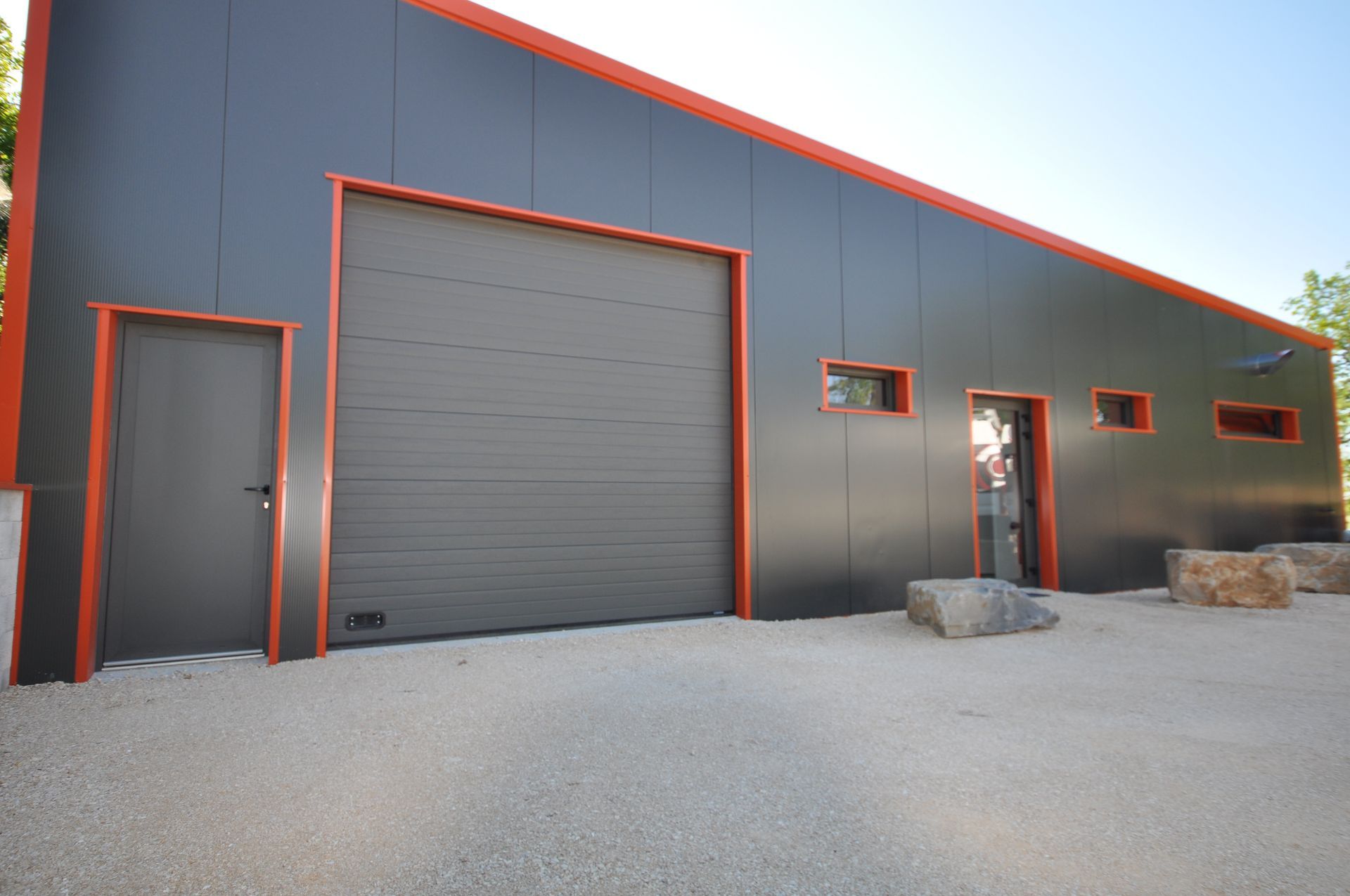 Portes de garage sectionnelles en aluminium