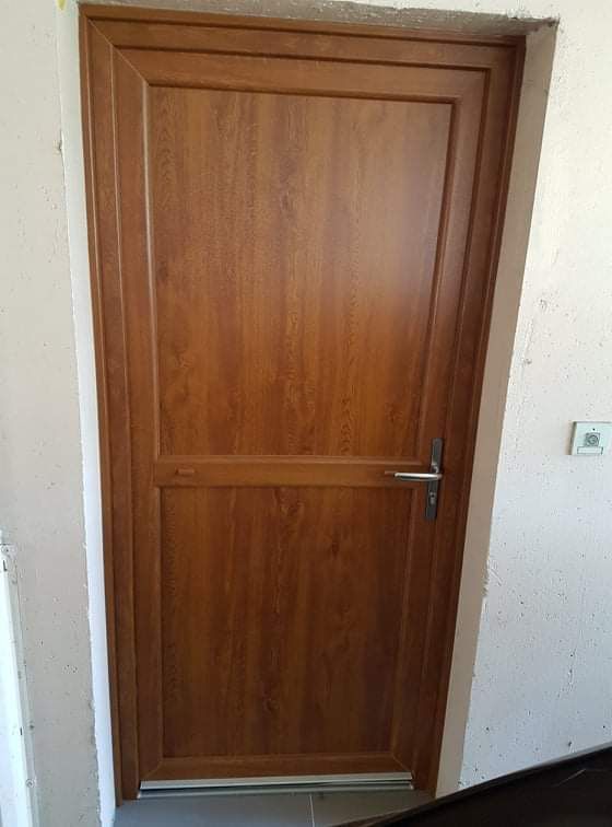 Porte en PVC effet bois